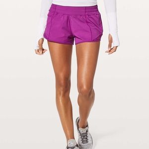 Lululemon Hotty Hot Short 2.5”, size 4
